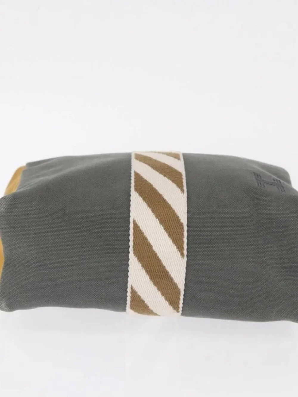 HERMES Jimetu Jumping Pouch Canvas Gray Auth - Picture 7 of 15